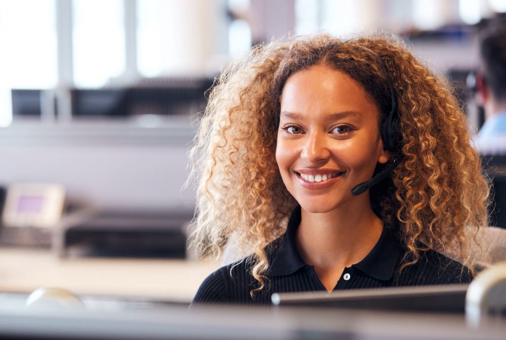 télésecrétaire qui sourit