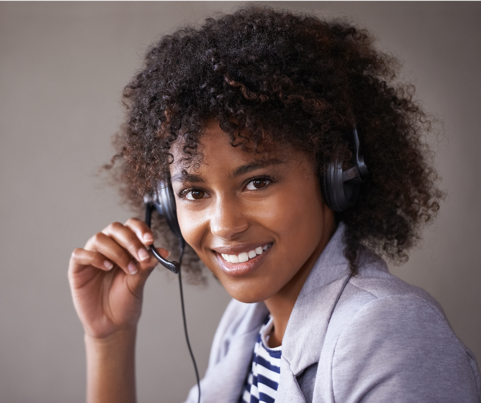 télésecrétaire qui sourit