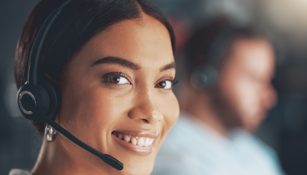 télésecrétaire qui sourit (6)