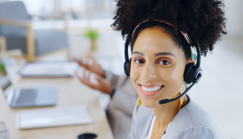 télésecrétaire qui sourit (8)